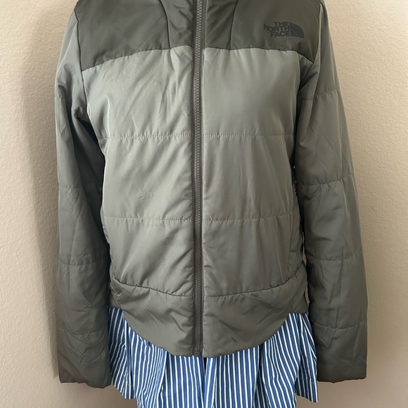The North Face Jackets & Blazers - The North Face Women’s Lightweight Quilted Jacket Size M Olive Green & Gray